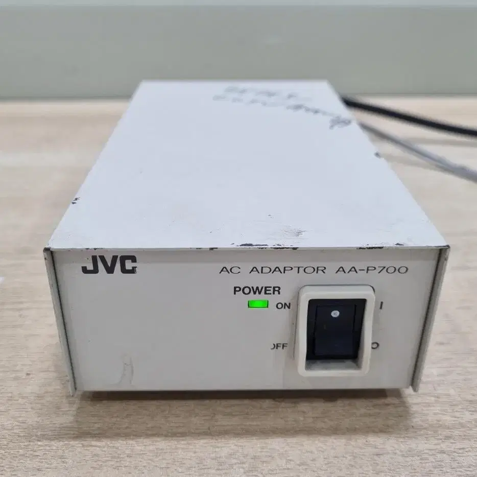 JVC AC ADAPTOR AA-P700.