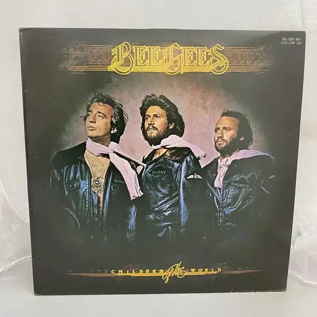 BEE GEES LP / AA1054