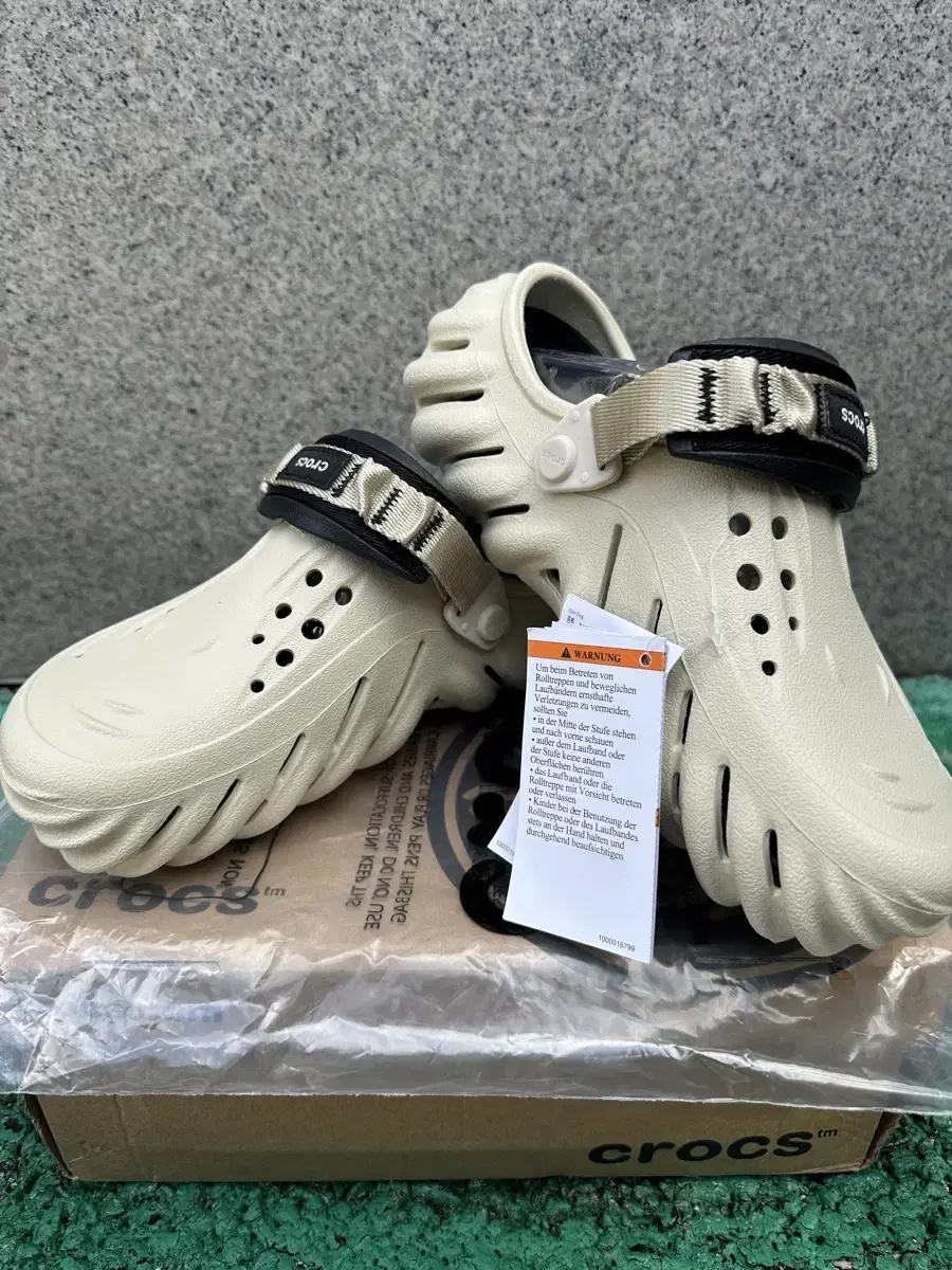 Crocs Eco Clogs Bone Black