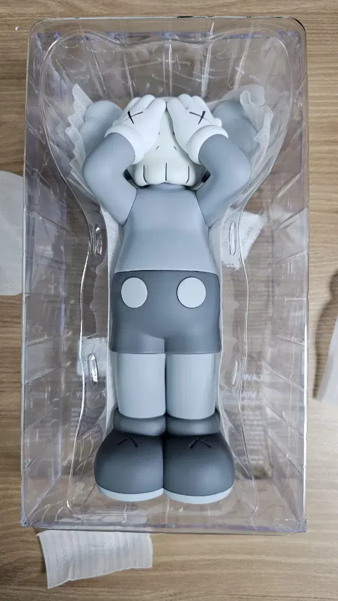 Kaus Holidays UK Vinyl Figures Gray