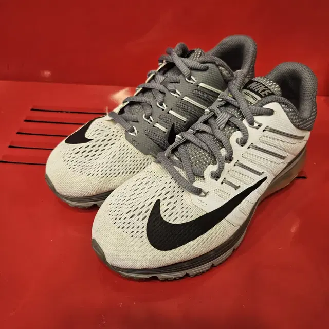 NIKE 여성 에어맥스 EXCELLERATE4 235size