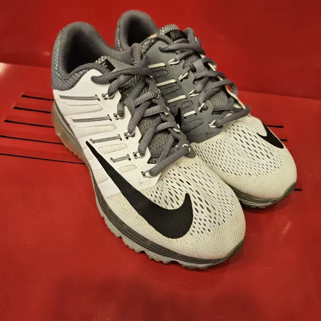 NIKE 여성 에어맥스 EXCELLERATE4 235size