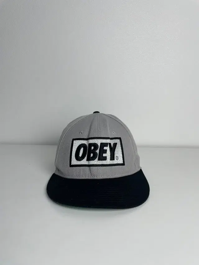 오베이 OBEY 스냅백 볼캡 모자