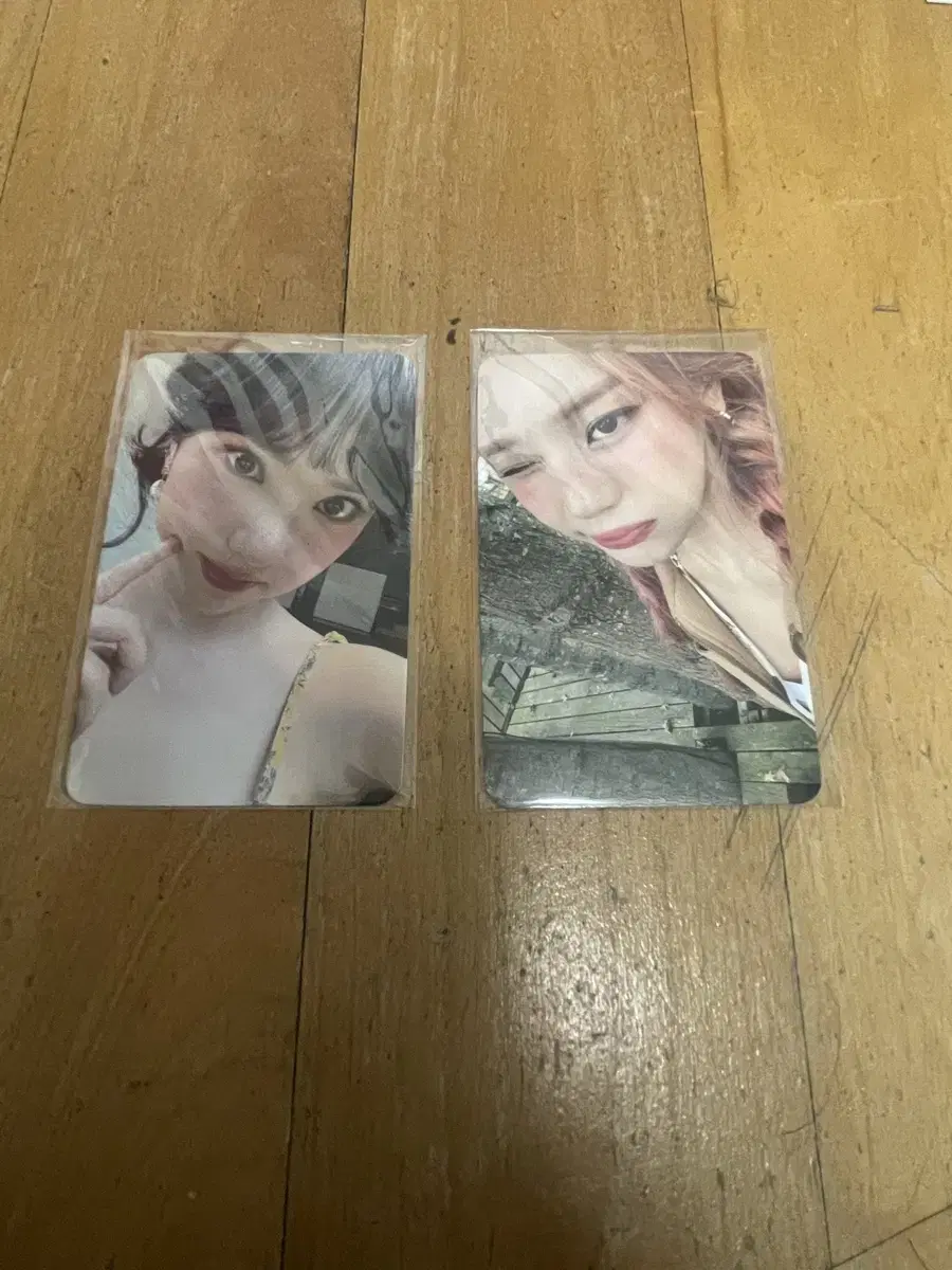 Bibi's Seasons Greetings, unreleased photocard, 1st anniversary photocard sells