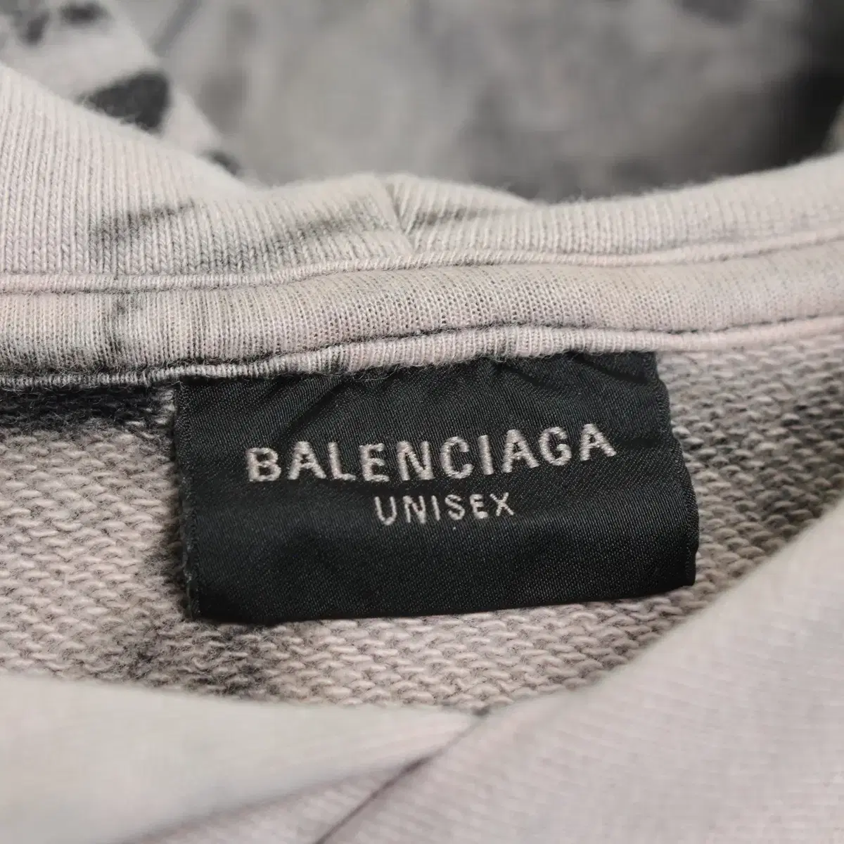 BALENCIAGA  발렌시아가 애플 후드