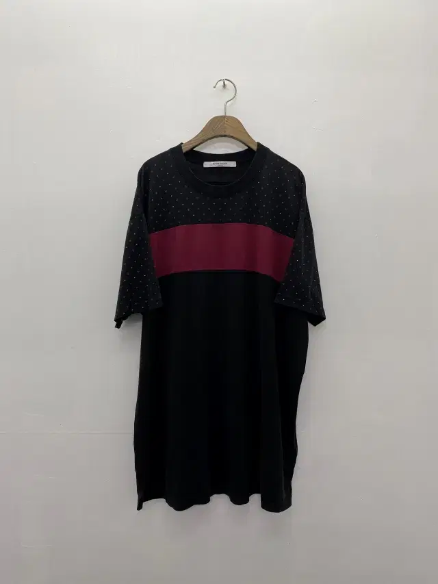 42 GIVENCHY 반팔티 L