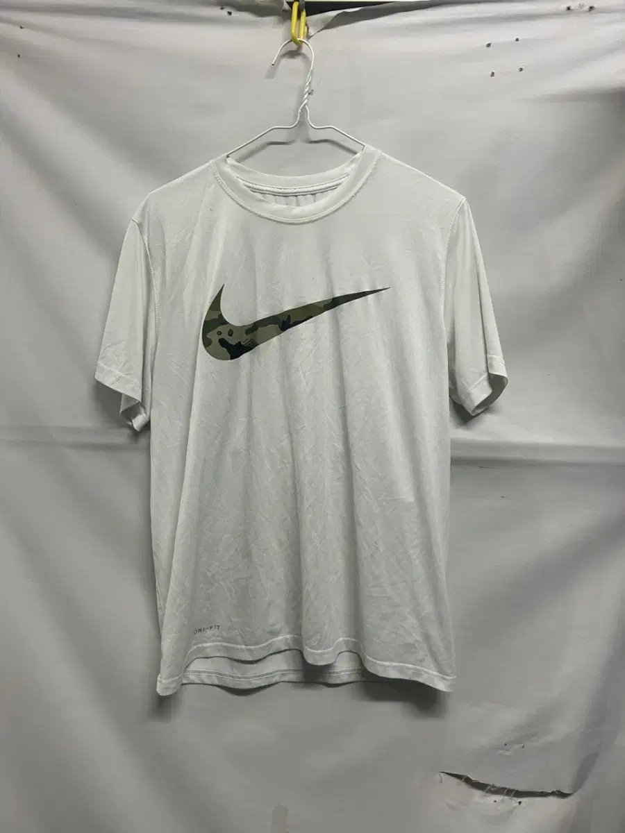 (XL) Nike Swoosh Functional Tee