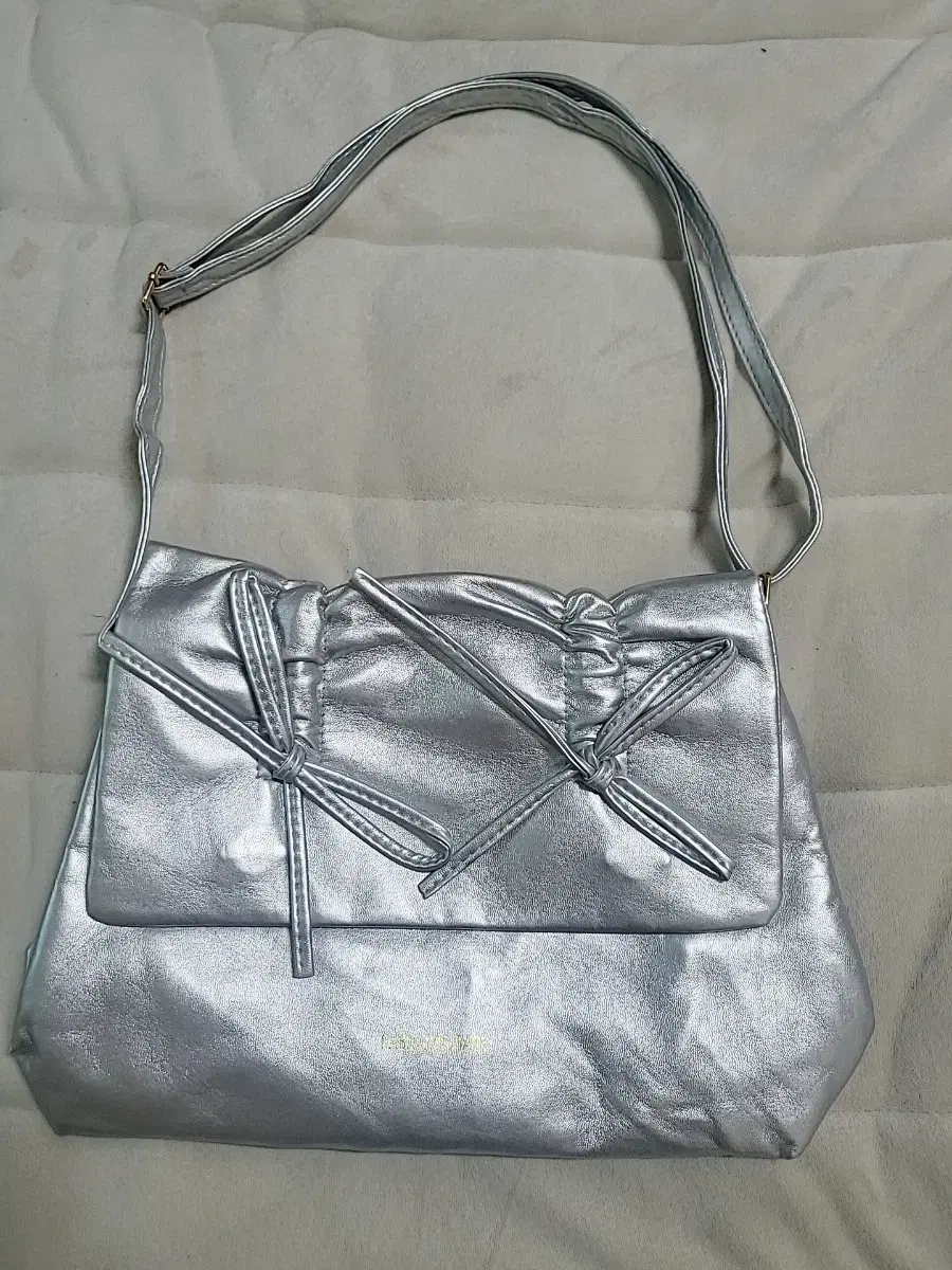 (New Product) Silver Ribbon Bag