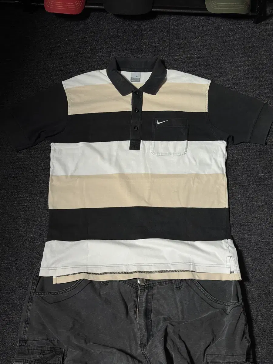 05s Old School Nike Stripe kara Tee XL