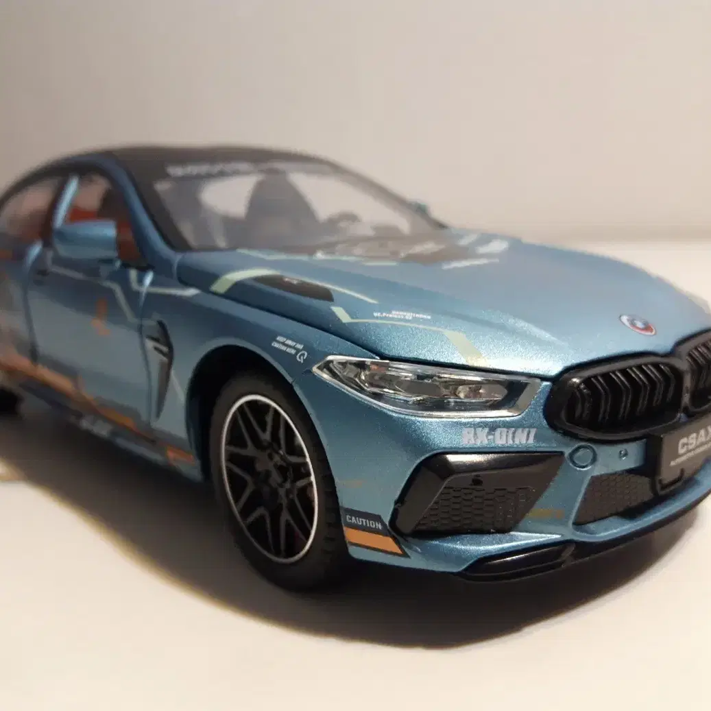 1:24 BMW M8 합금 다이캐스트 무광 블루 미개봉 새상품