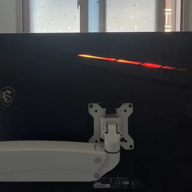 MSI 4k 144hz 최상급 모니터 팝니다