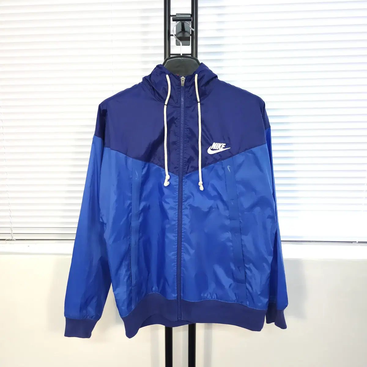 Nike Windrunner L