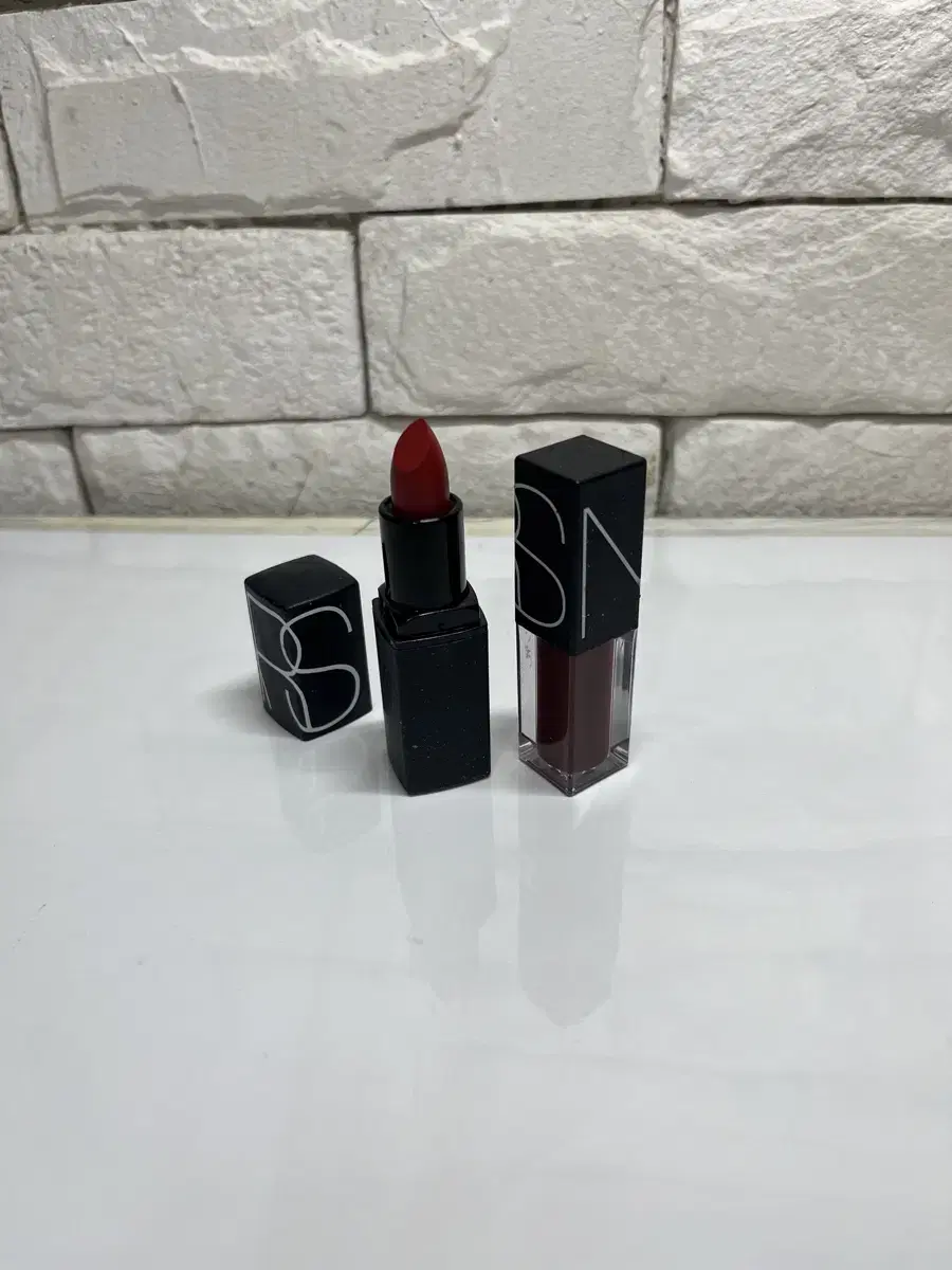 (New) NARS Lipstick: Torched Red / Lip Gloss: Unbreakable