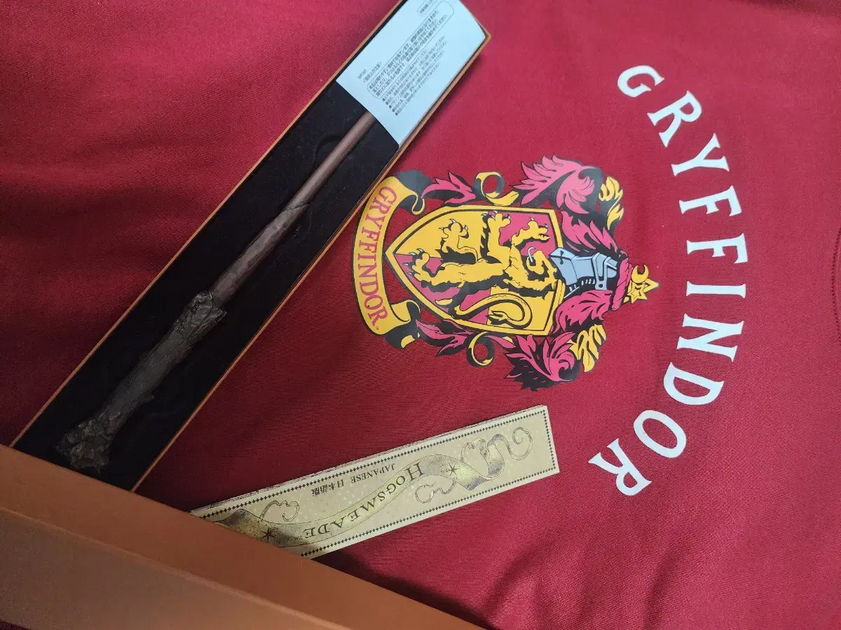 Gryffindor Bareback + Universal Harry Potter Wand