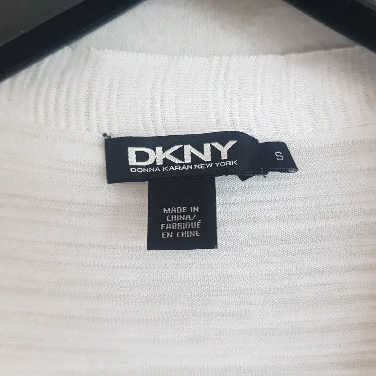 (무료배송) DKNY 오프화이트 5부 가디건 [S]