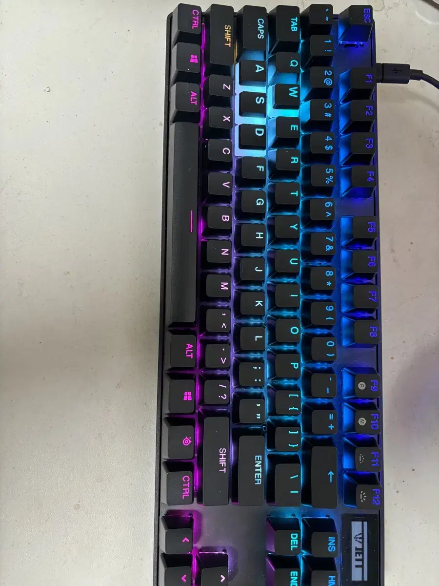 Apex pro tkl 팝니다 (내고가능)