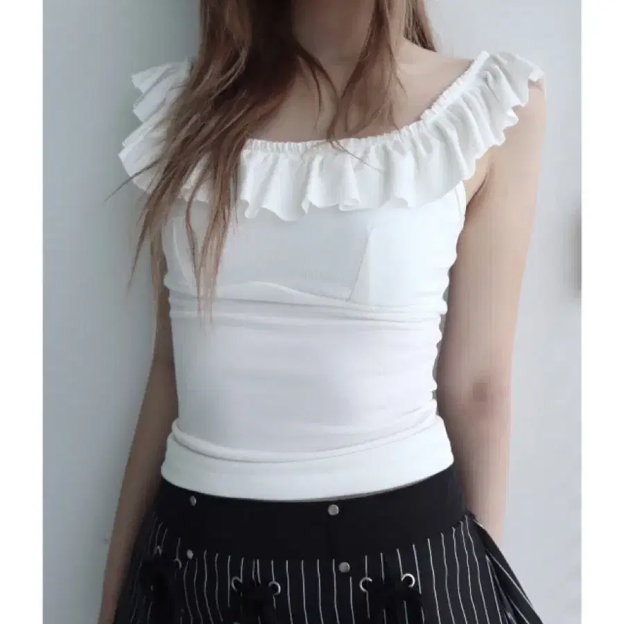 Cladda 클라따 HEIDI SLEEVELESS BK