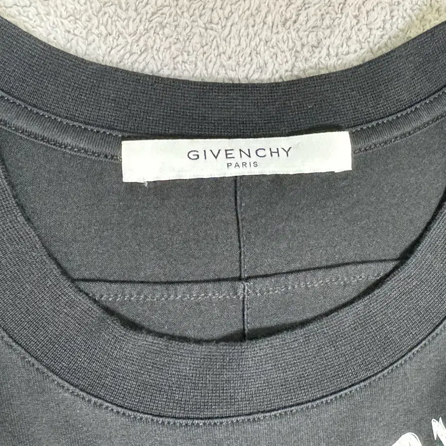 GIVENCHY 지방시 타투 반팔티