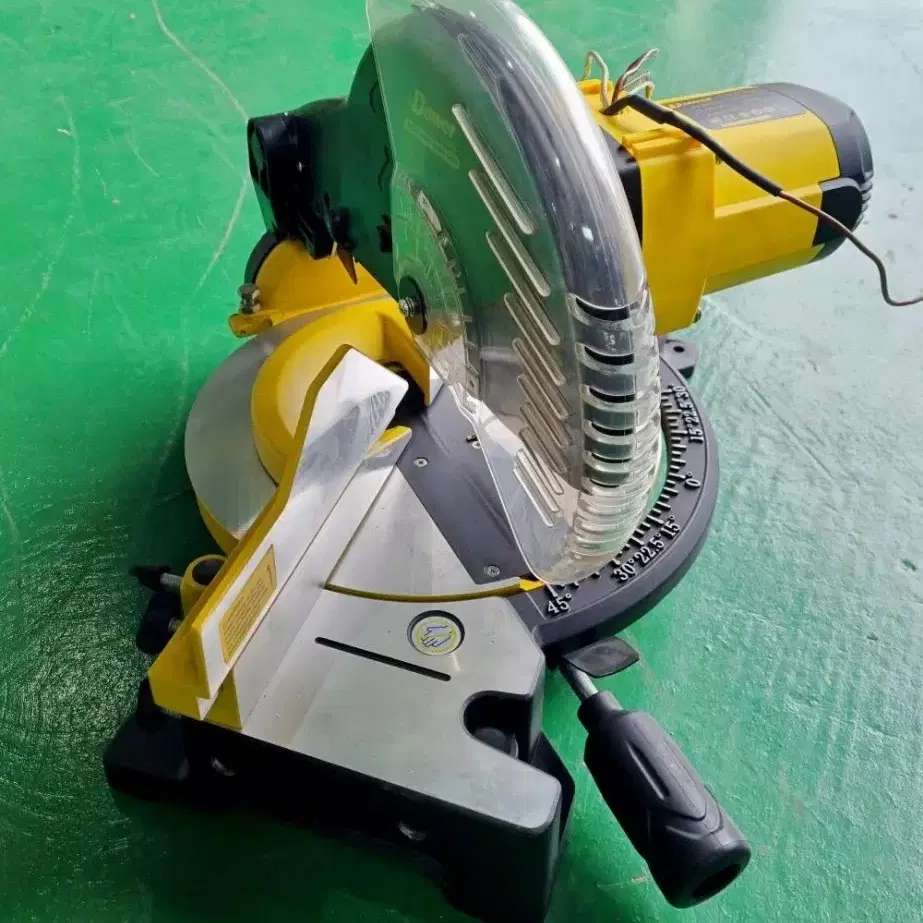 DAWER  Compound Miter Saw DW913 각도 절단기.