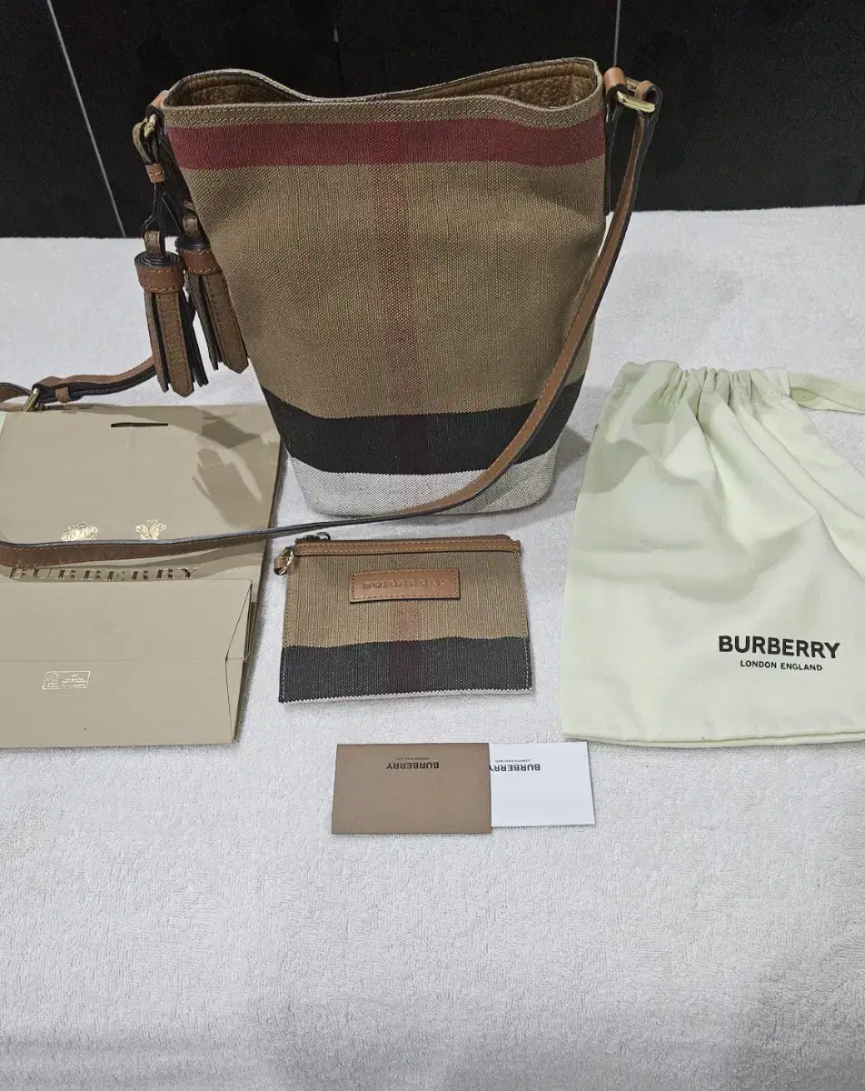 Sale*Genuine) Burberry Ashby Tesla Small