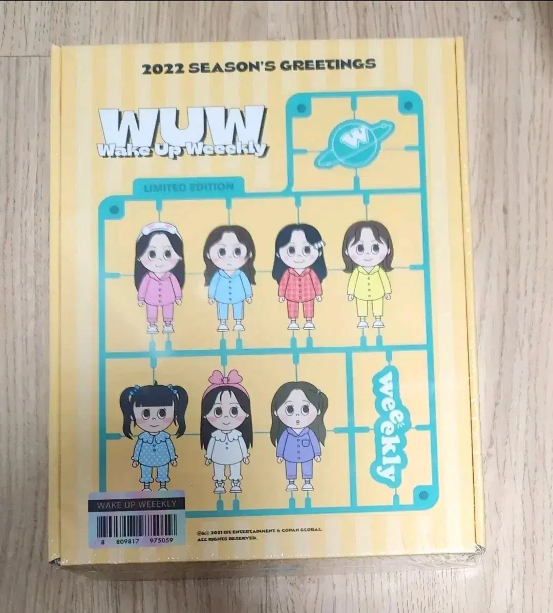 Weekly 2022 sealed season's greetings Weekly photocard Photocards