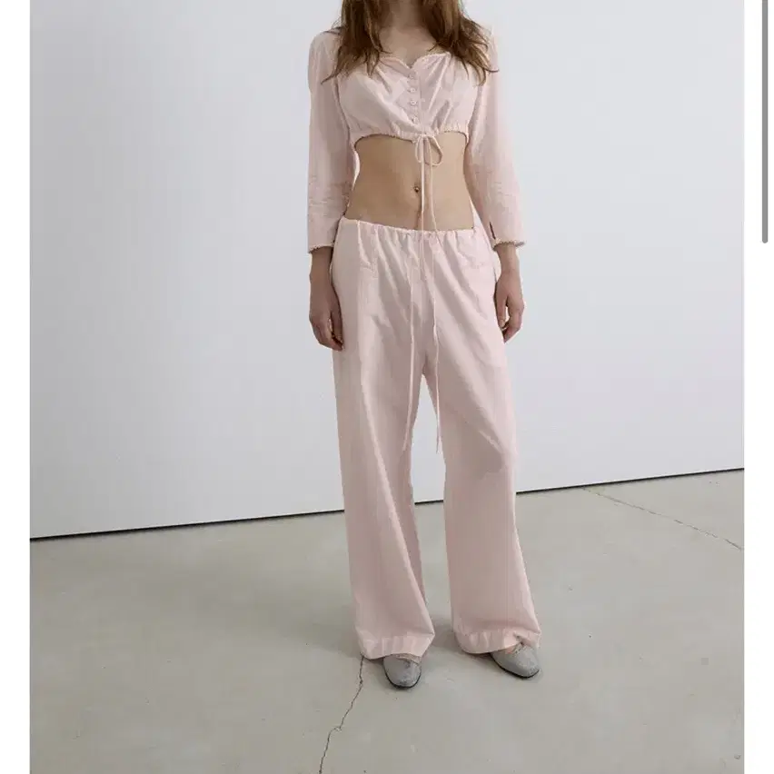 새상품) 오버듀플레어 COTTON SHEER PANTS_BABY PINK