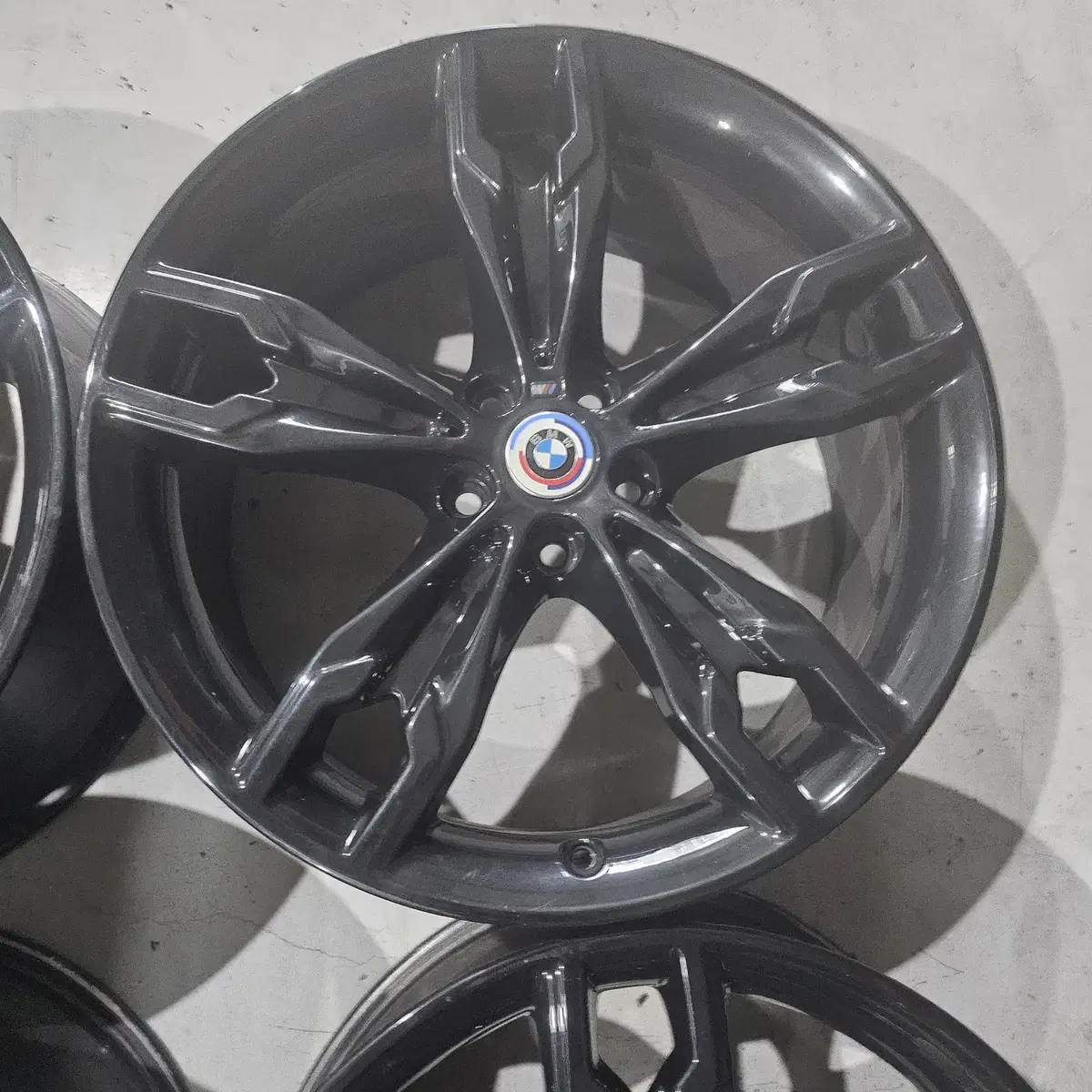 20인치BMW G30 5시리즈 순정 정품 668M 휠 타이어 한대분