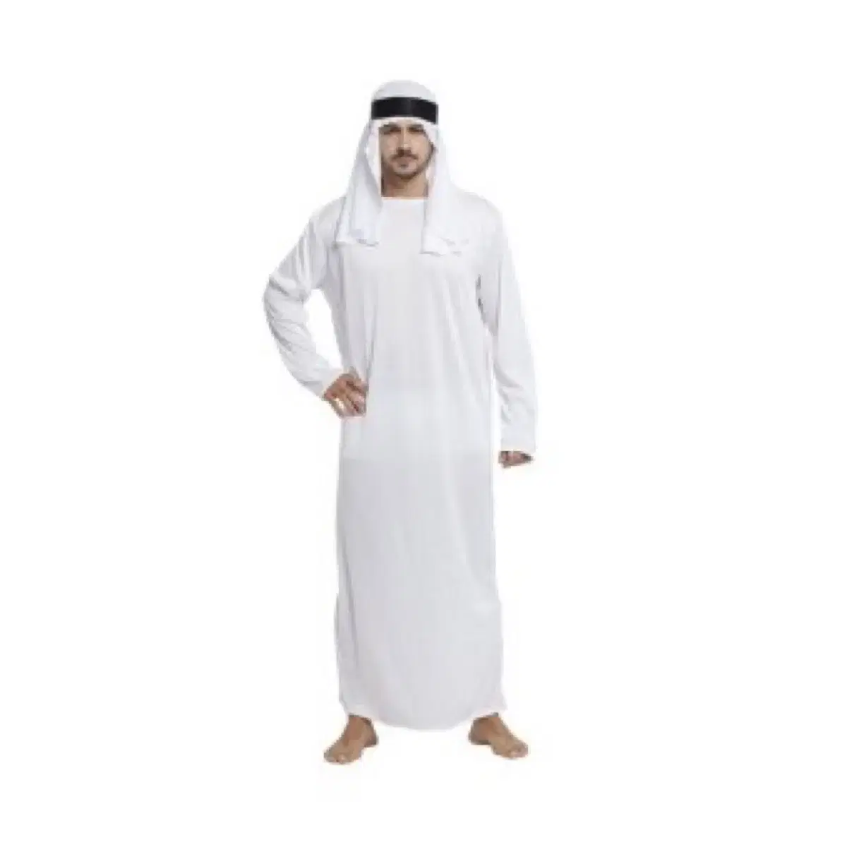 Arabic costume for graduation photos