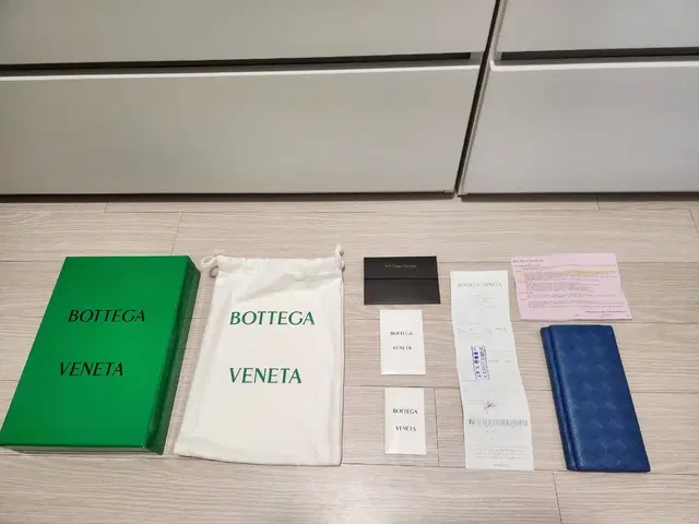 신형 보테가장지갑 롯데백화점제품 보증서 영수증 풀뱍스