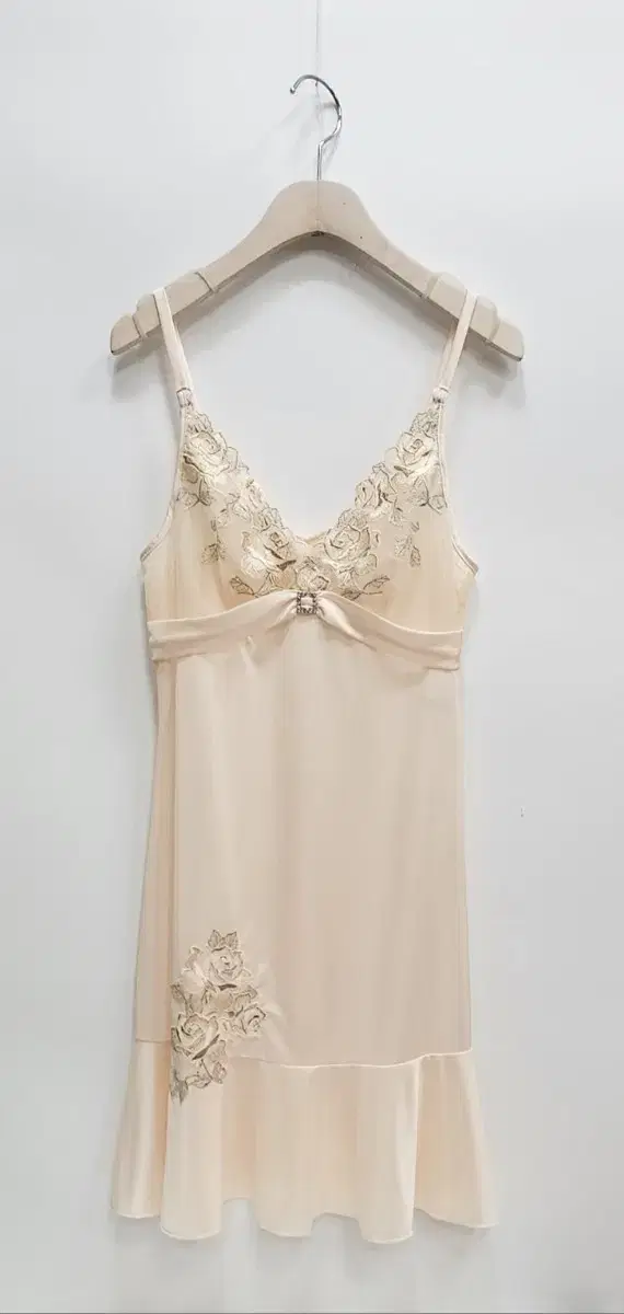 (as new) VENUS Venus Full Slip / Women 85