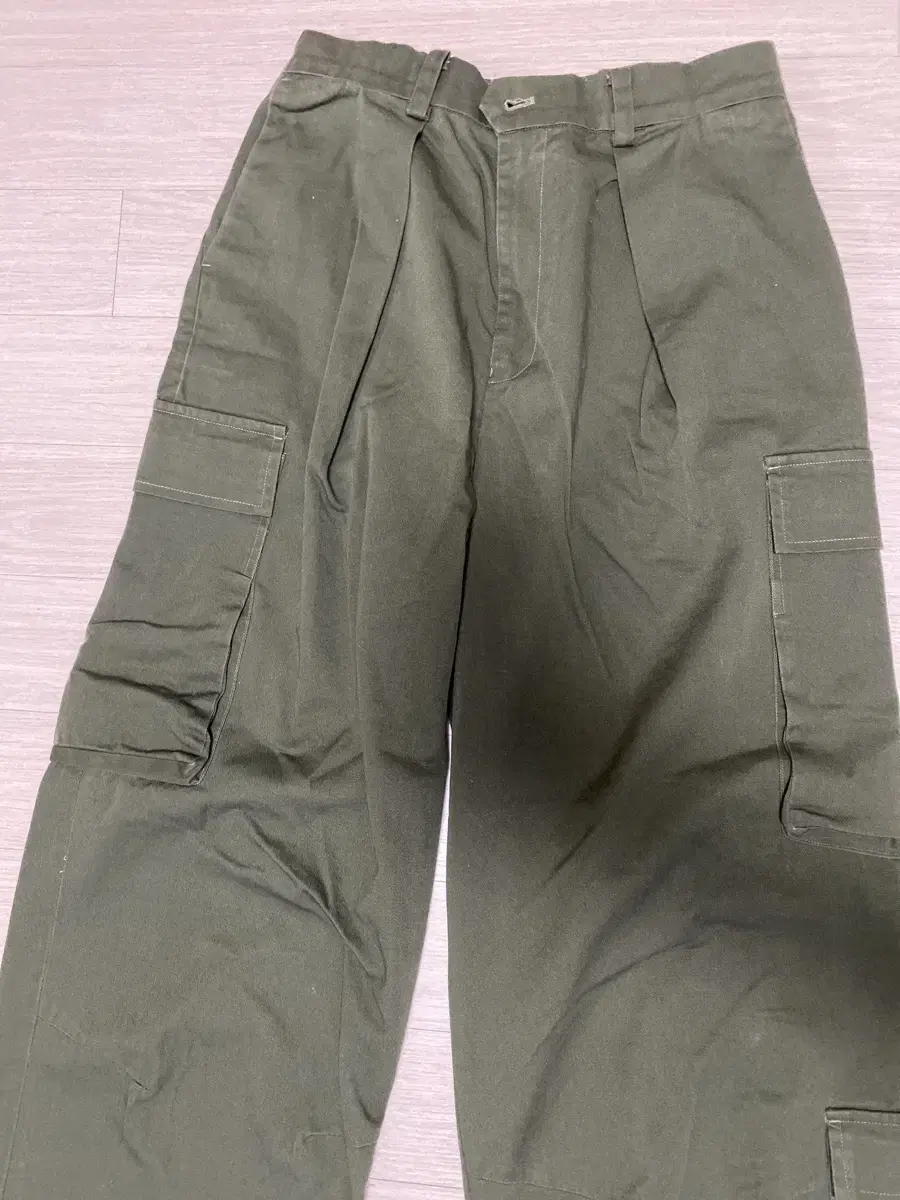 Zuu Reverse Pleated Cargo Pants Khaki S