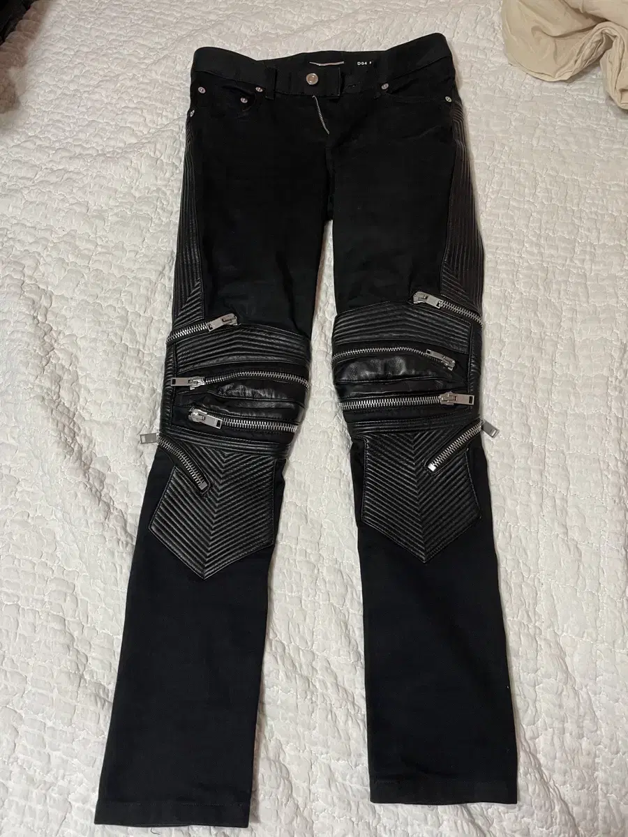 Saint Laurent Leather and paneled jin size 27