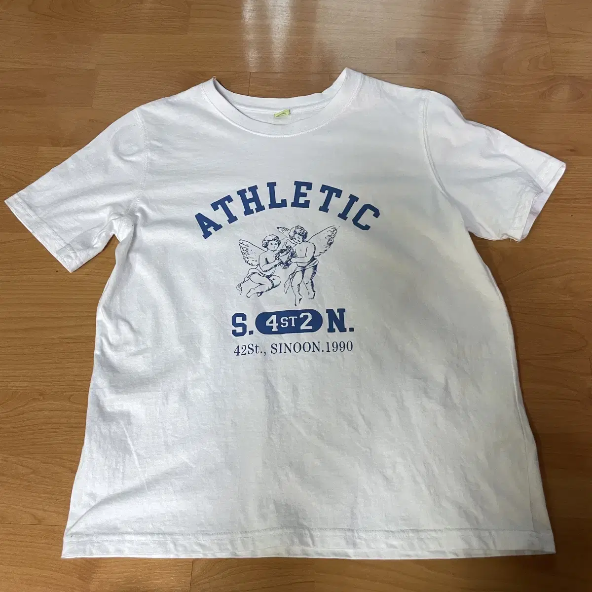 시눈 ATHLETIC ANGEL T-SHIRT 반팔티