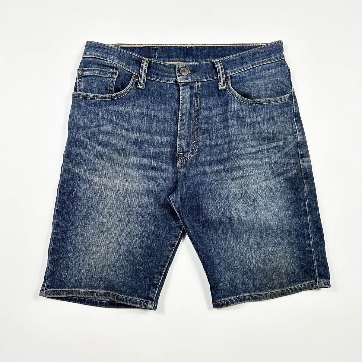 (30) Levi's 505 Washed Denim Vahn