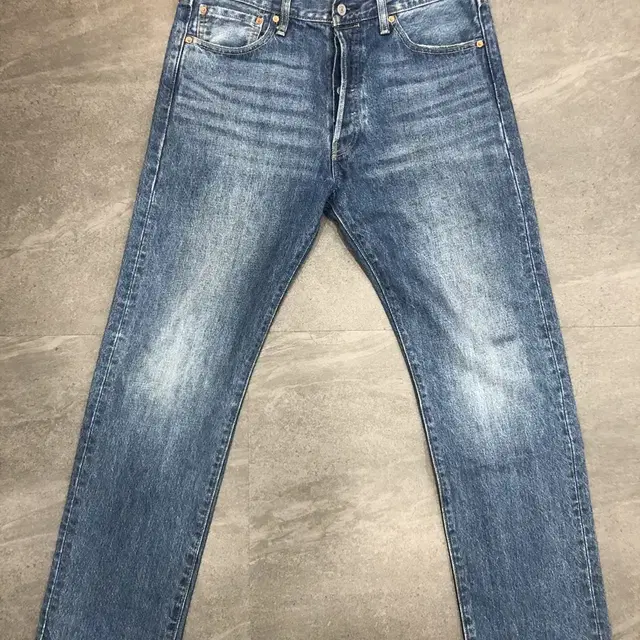 Levis 501 저널스탠다드 콜라보 판매합니다.