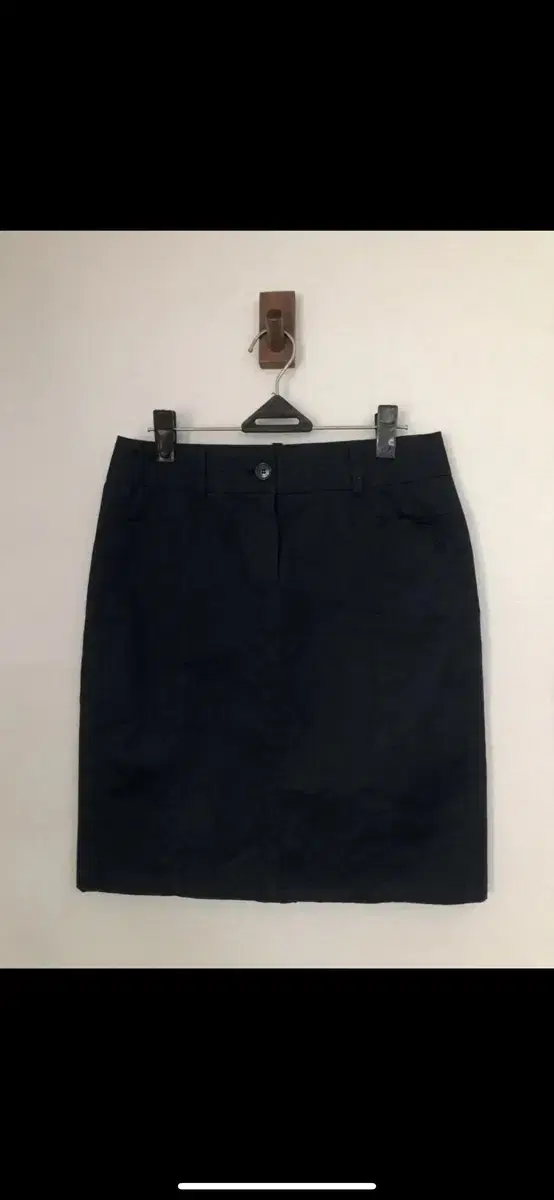 (27-28)Hedges skirt