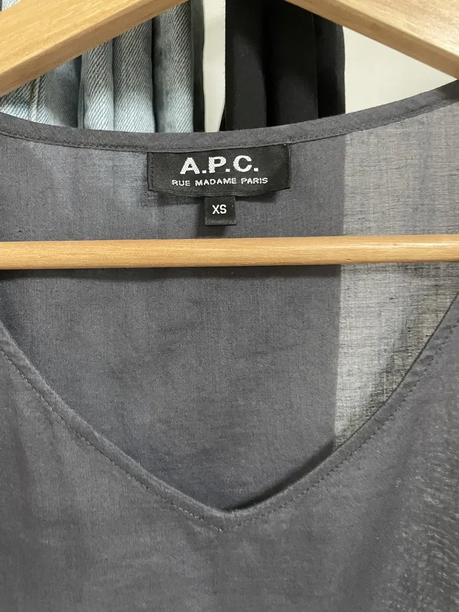 아페쎄 a.p.c 블라우스 네이비 소라 여름 반팔