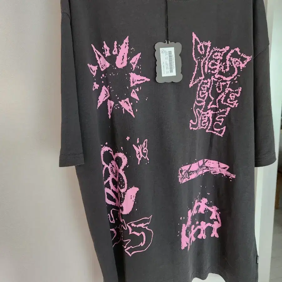 (미사용)Y.E.S Doodle Tee Gun Metal XL 사이즈