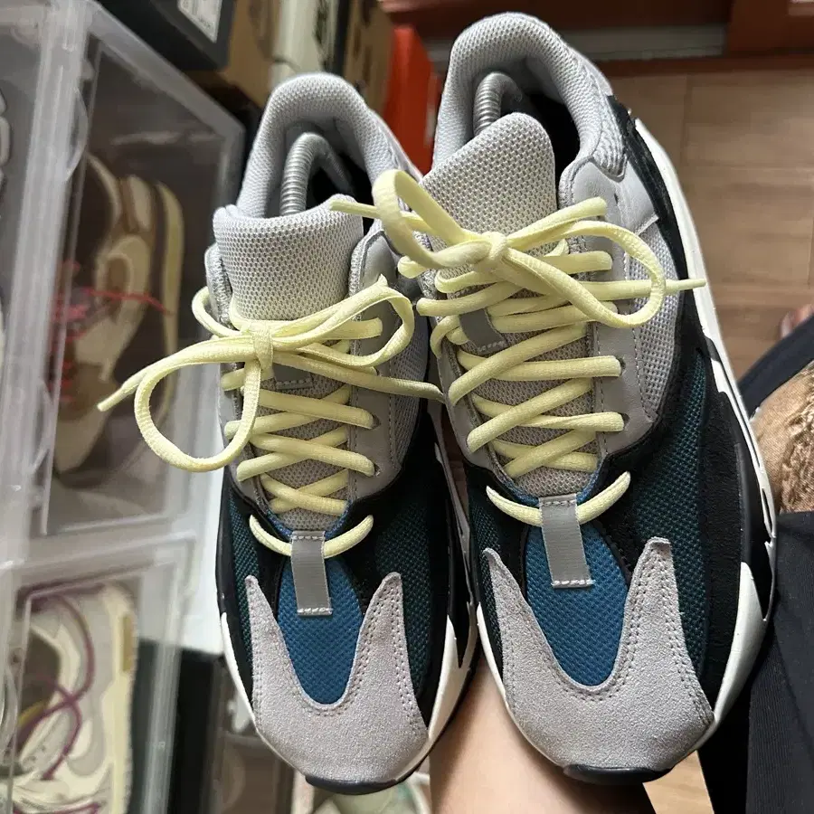 Adidas Yeezy Boost 700 2021/2022