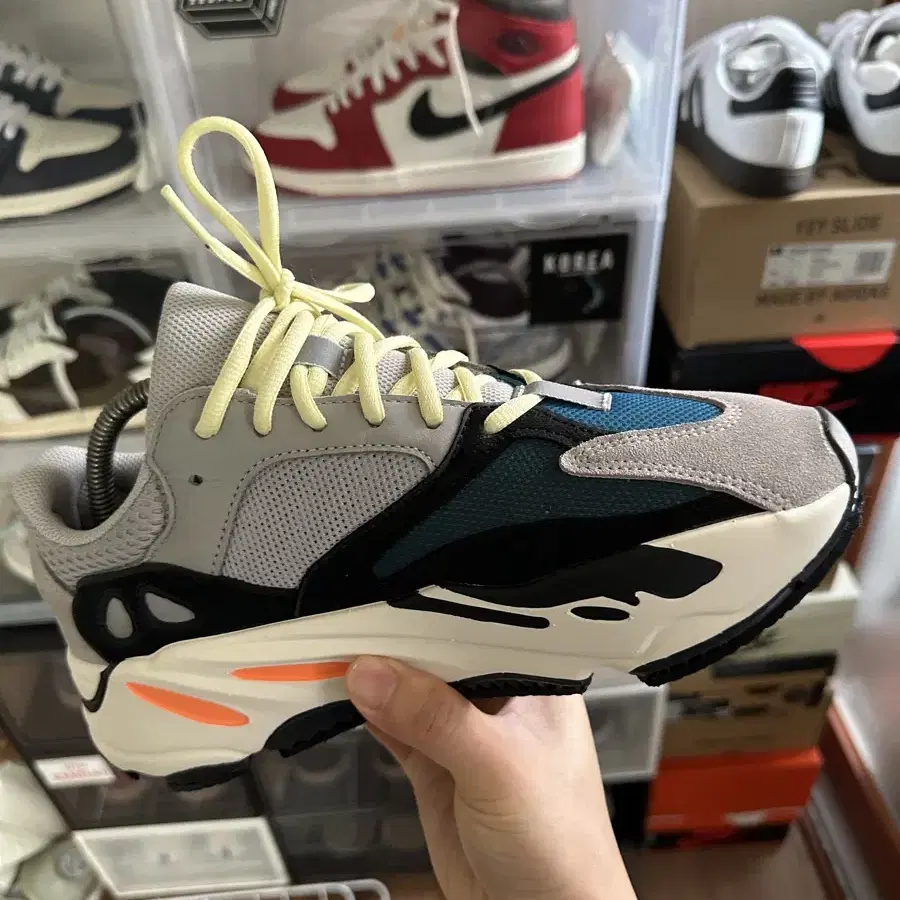 Adidas Yeezy Boost 700 2021/2022