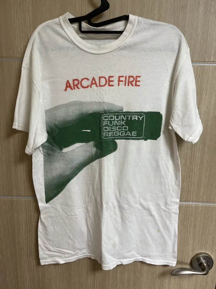 arcade fire t-shirt / rock band / arcade fire