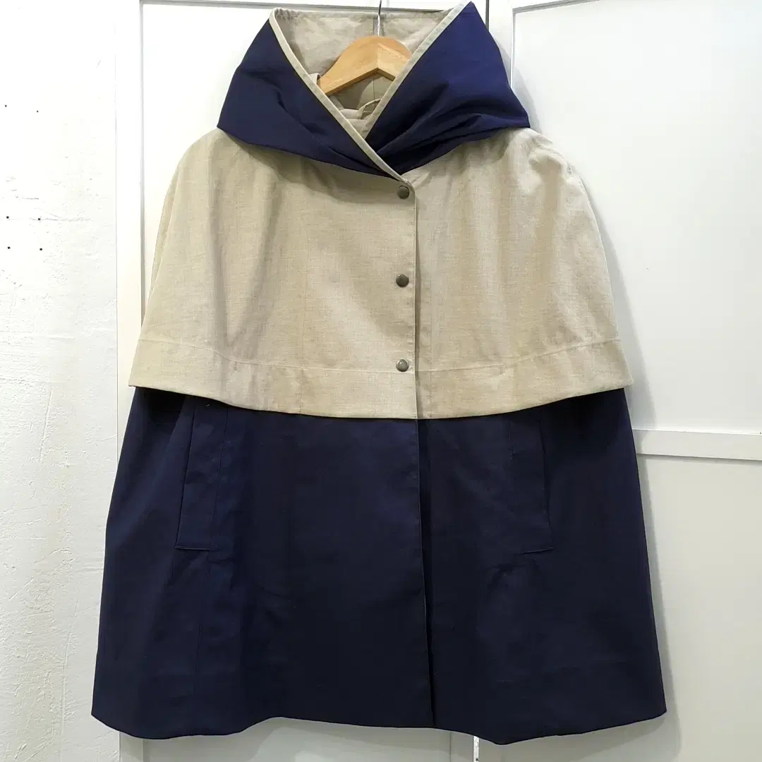 Trout Rainwear 레인코트 새상품