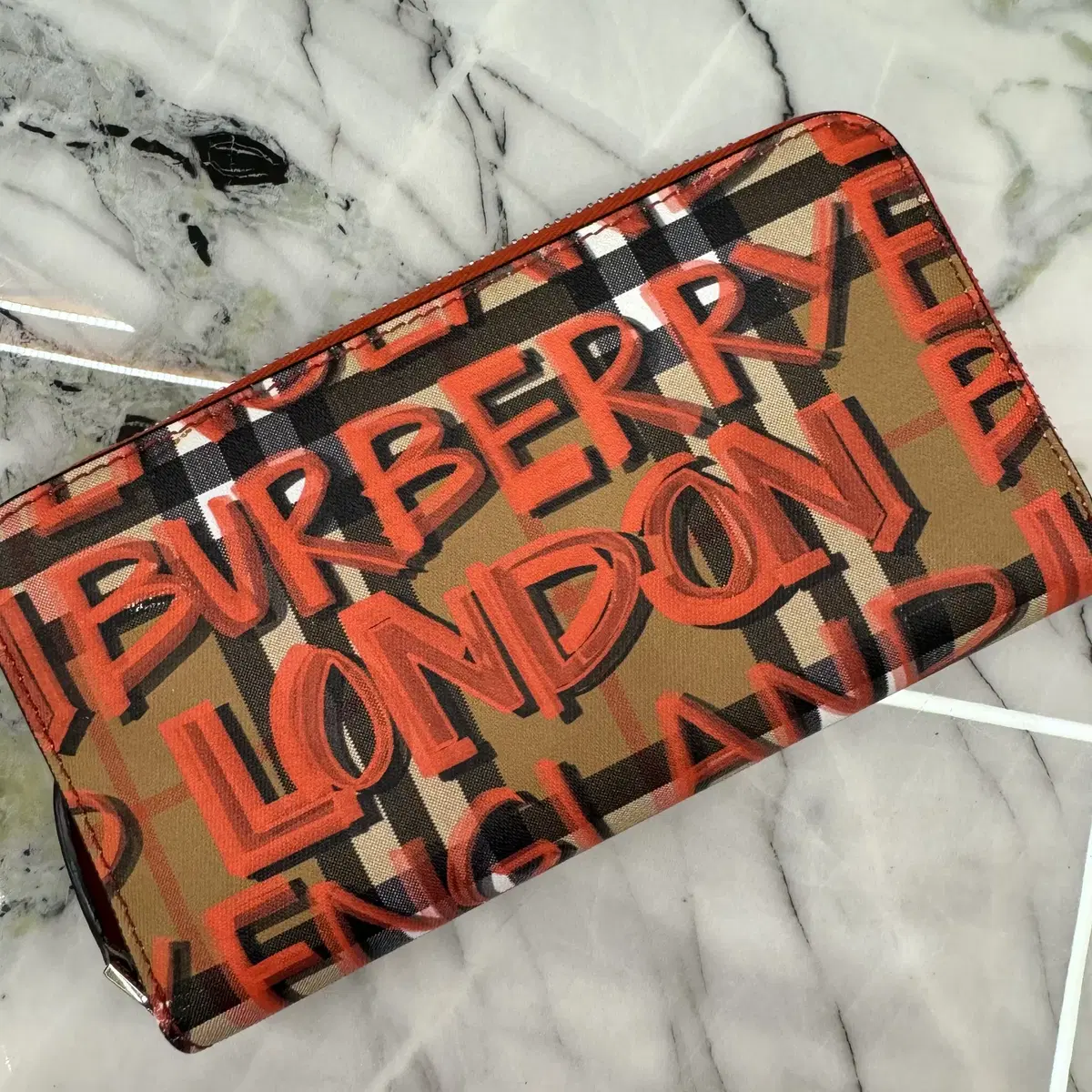 Burberry Graffiti Check Zip Long Wallet in Red [S Class