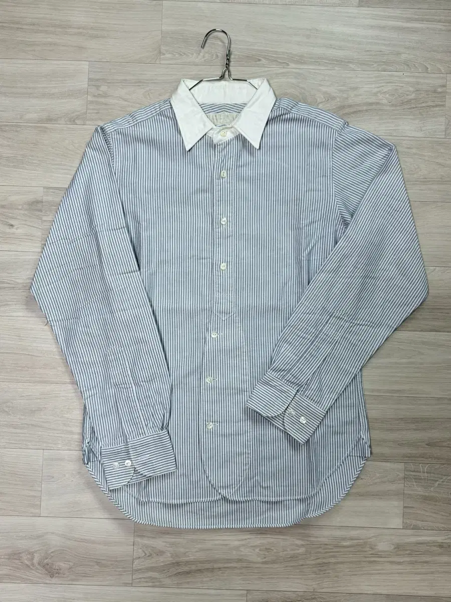 Harbor blue striped shirt size M