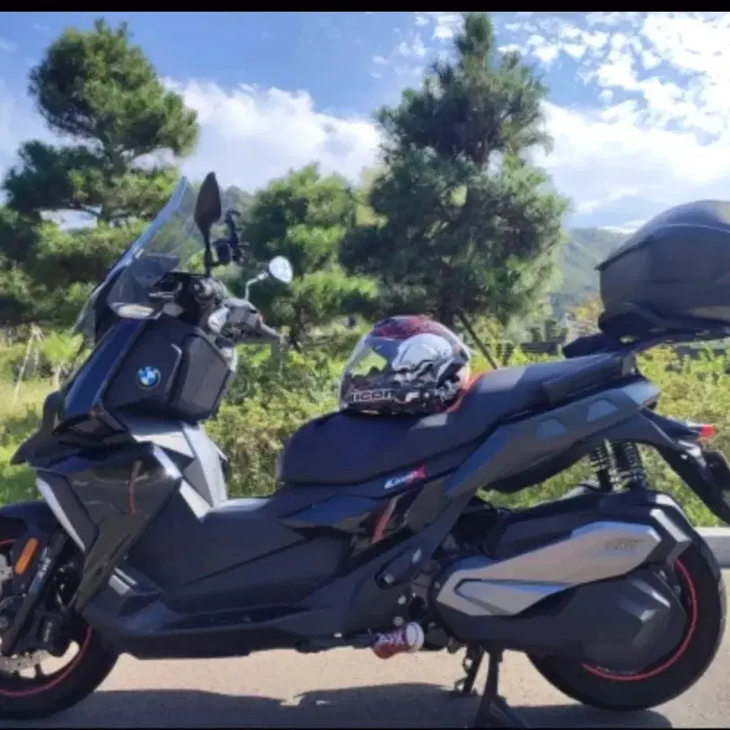 19년식 bmw c400x 오토바이 판매합니다.