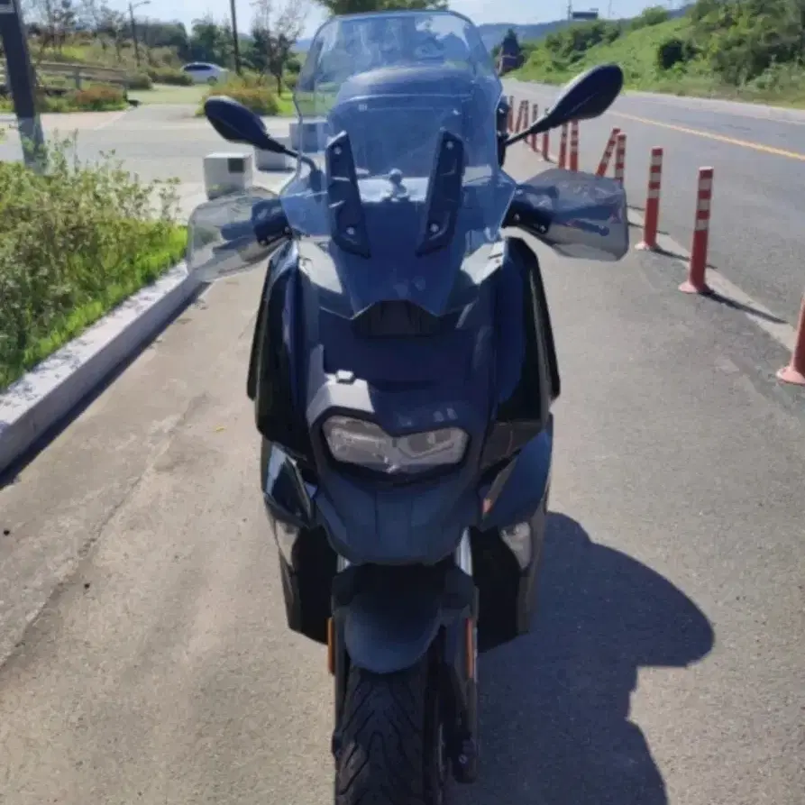 19년식 bmw c400x 오토바이 판매합니다.