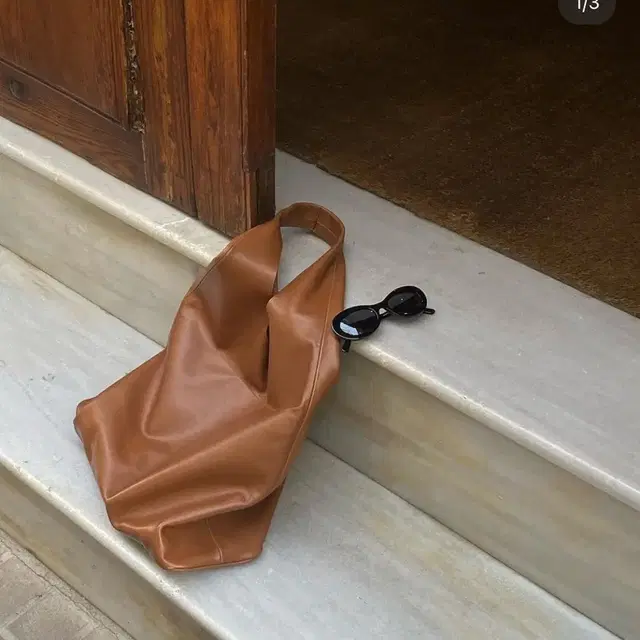 구해요) 얼바닉30 레더 숄더백 leather shoulder bag