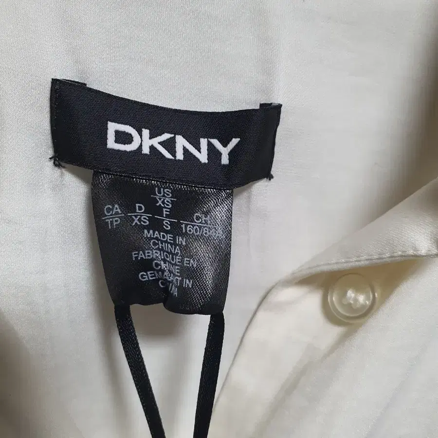 DKNY 버터크림색 오버핏 셔츠, 55~77사이즈