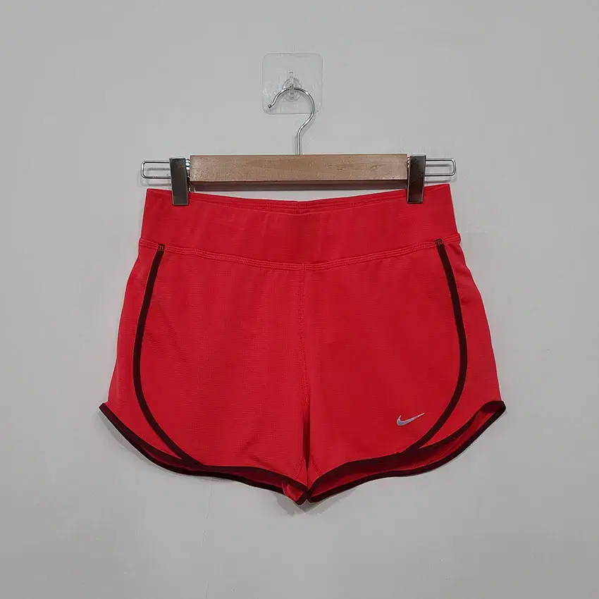 #1 Nike/Women's/Shorts/Size 65/Vahn 520