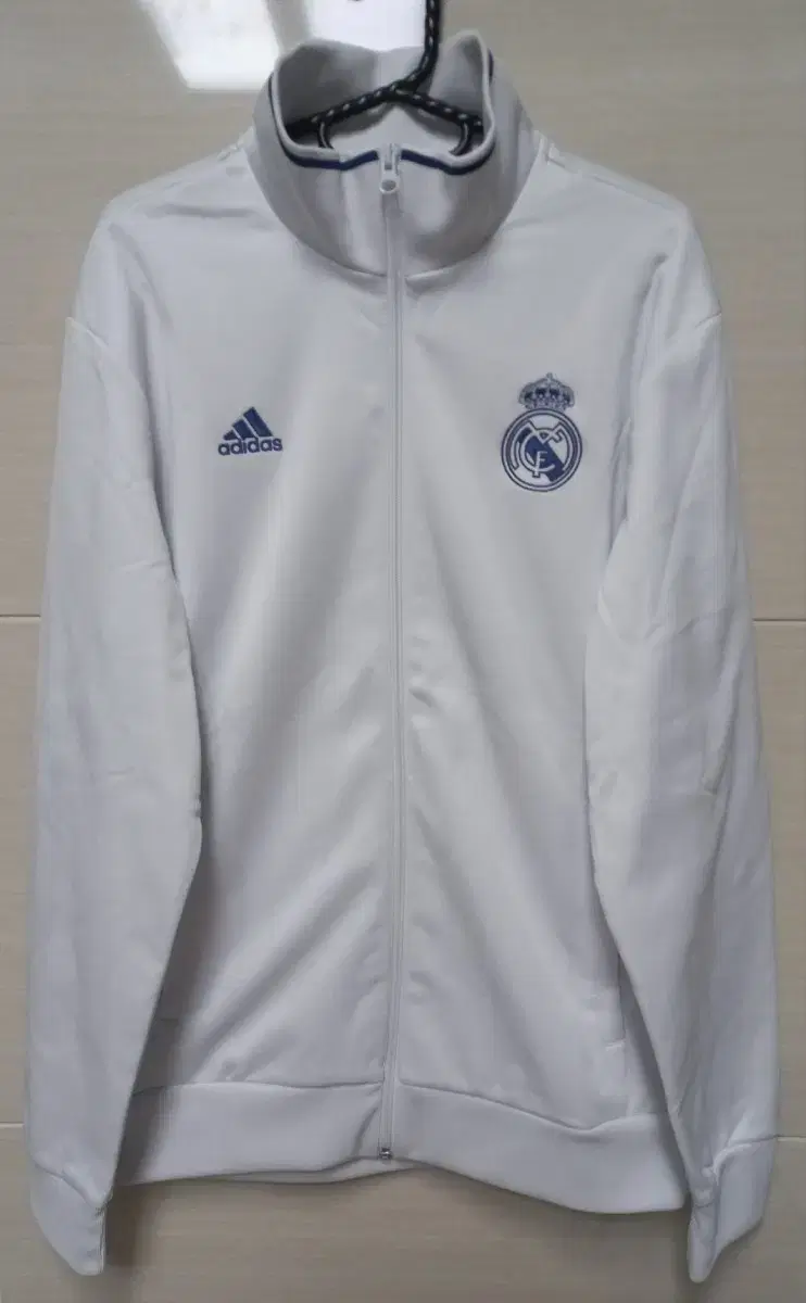 Adidas Real Madrid Big Kids White Whitewaves Tracktop Jersey 95/M